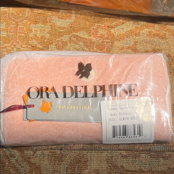 Ora Delphine Peach Clutch